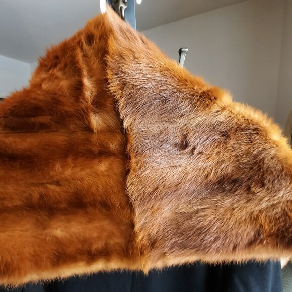 Vintage mink wrap, extra long 70", pelts in very good condition, lined w. satin - Picture 3 of 6
